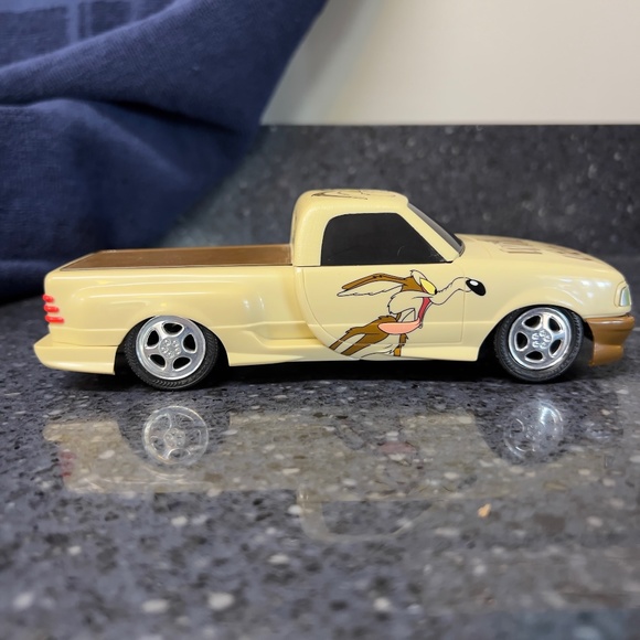 Wile Coyote Snap Kit Truck , Assembled - Picture 2 of 12